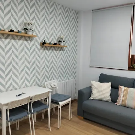 Felisa B アパート